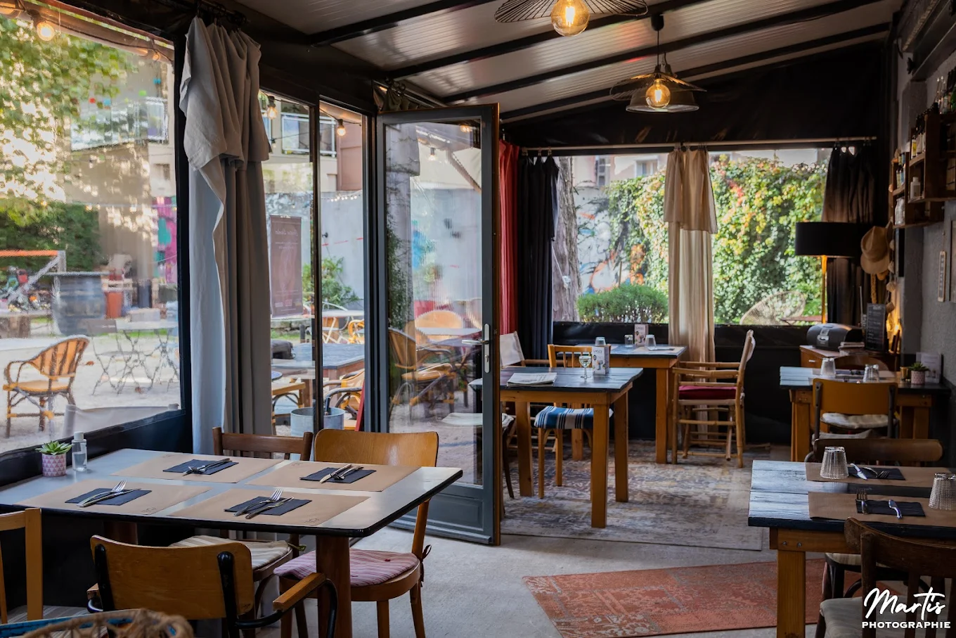 Au P'Tit Resto Le Corner à Alès - cuisine locale et convivialité