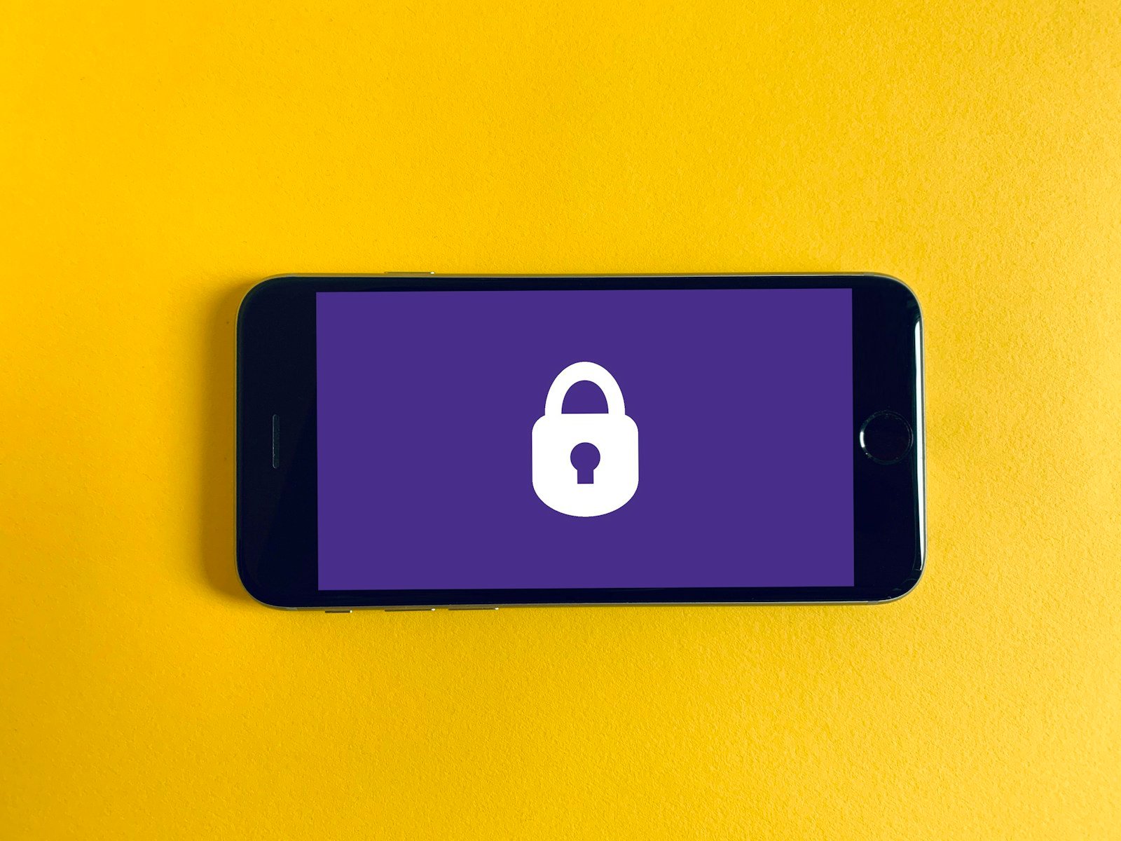 Alerte anti-phishing sur un téléphone lié à la banque