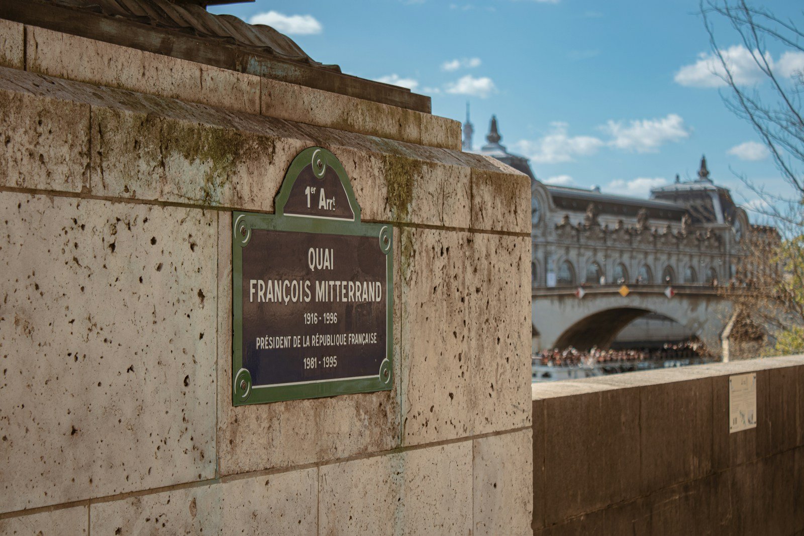 Bâtiment officiel de la douane française
