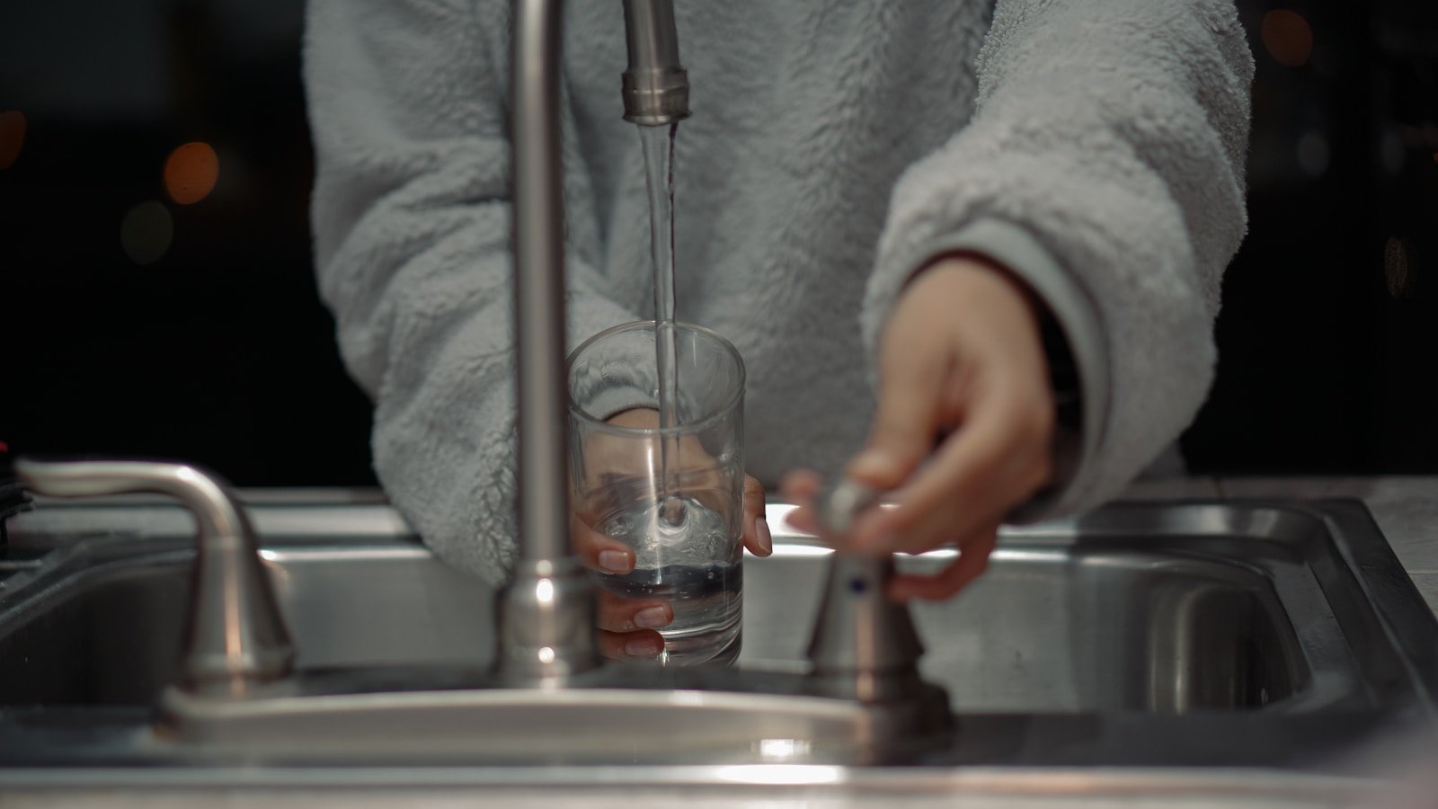 Couper l'eau au robinet d'arret, le bon reflexe en cas de fuite