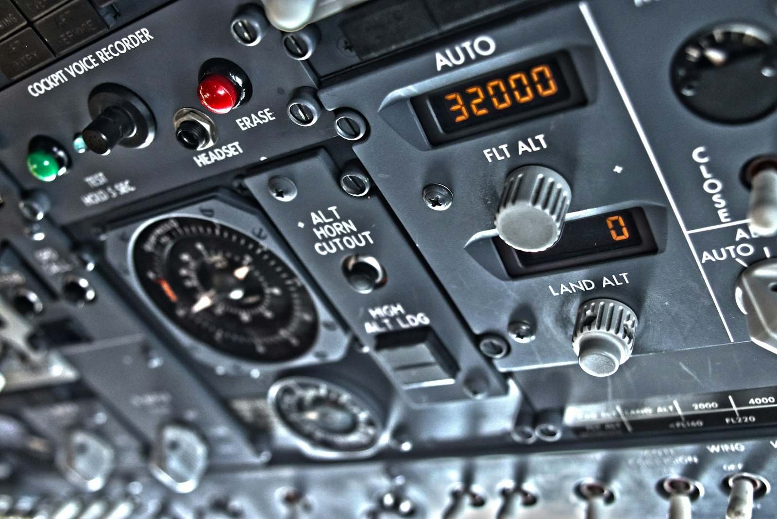 Élèves en formation aéronautique sur simulateur