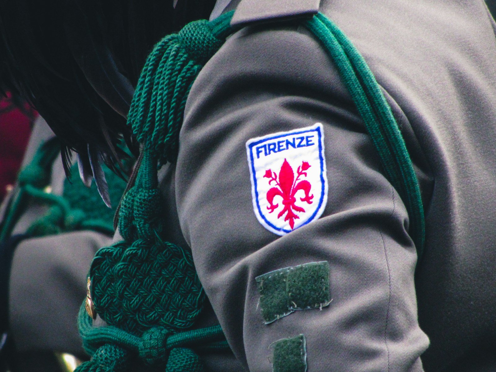 Insignes de grade sur une manche d'uniforme français