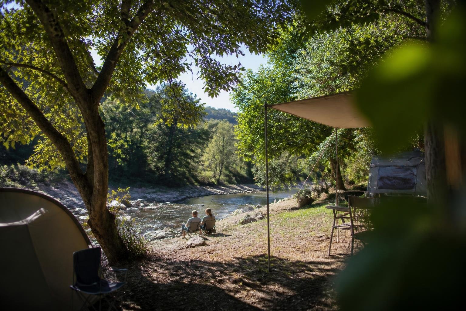 Le camping du Château de l'Hom, au bord du Gardon dans la Vallée Borgne des Cévennes