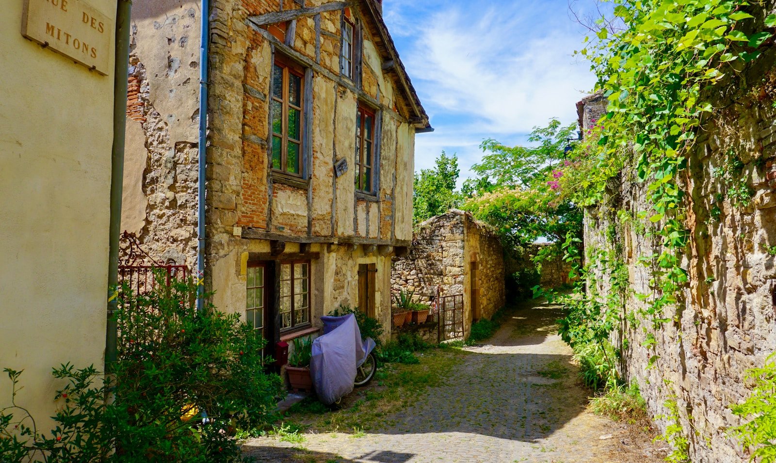 L'église et le patrimoine de pierre de Saint-Maurice-de-Cazevieille