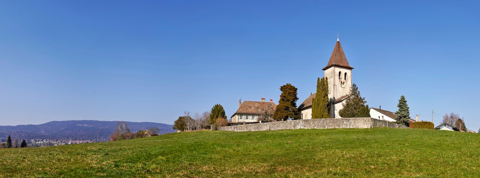 L'église romane Saint-Martin, cœur historique de la commune