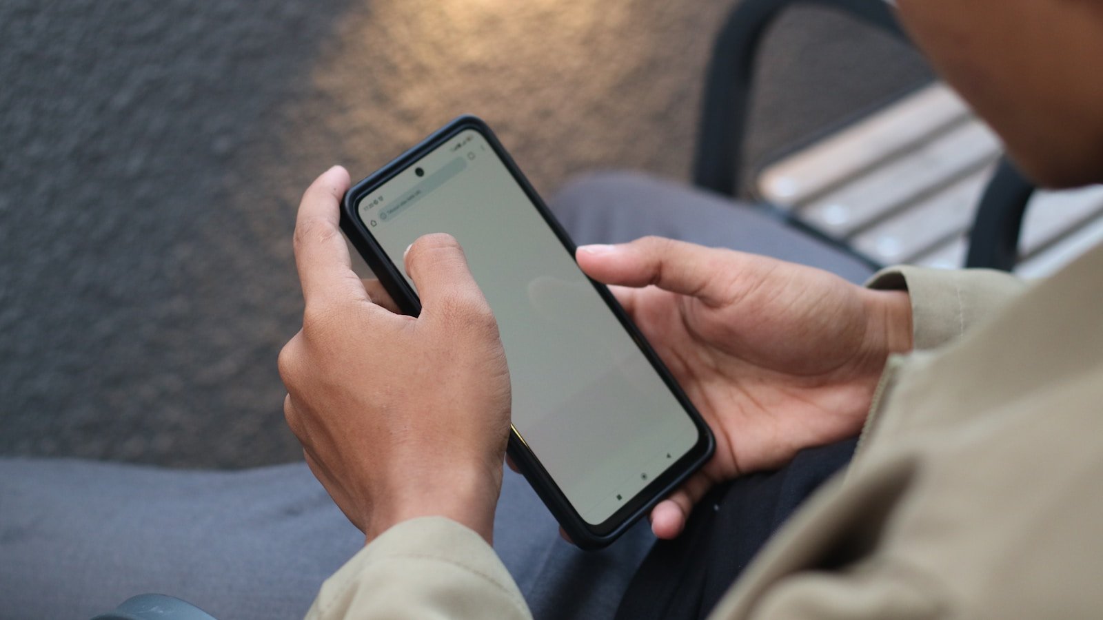 suivi de colis en ligne sur un smartphone