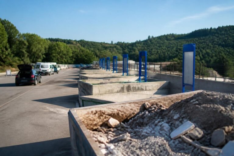 Une déchèterie moderne d'Alès Agglomération, avec ses quais de déchargement