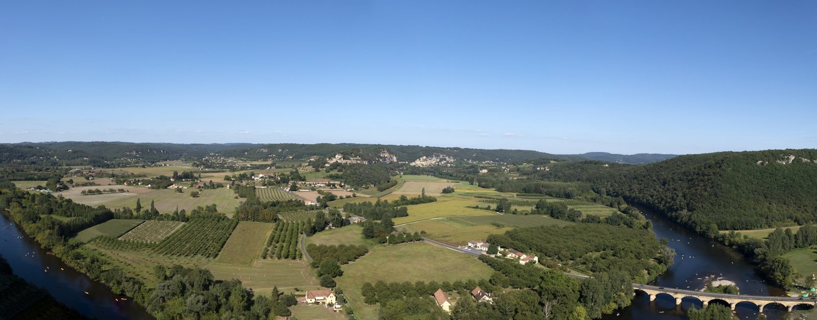 Vue de la commune des Salles-du-Gardon nichée dans les contreforts des Cévennes